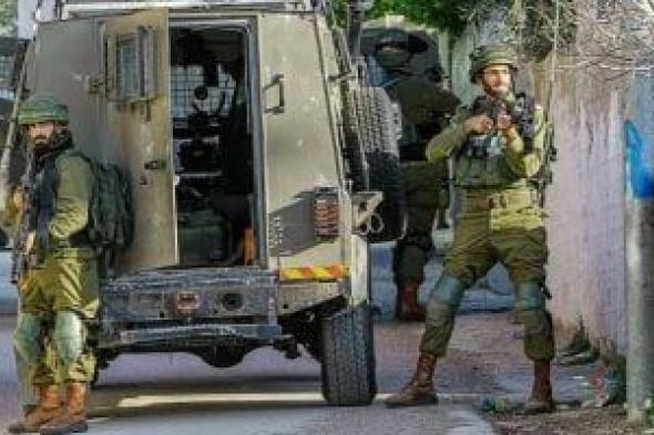 الاحتلال
يقتحم
قرية
دير
جرير
شرق
رام
الله