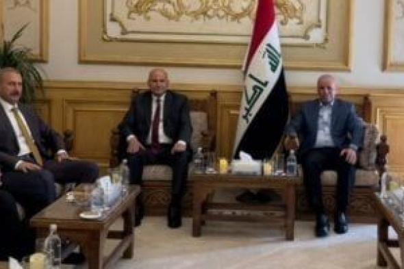 سفير
العراق
بالقاهرة
يبحث
مع
وفد
عراقى
تسهيل
إنجاز
معاملات
الجالية