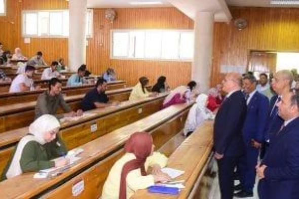 رئيس
جامعة
سوهاج
يتابع
انتظام
امتحانات
كلية
علوم
الرياضة
ويطمئن
على
الطلاب