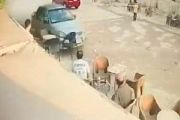 ضبط سائق لاصطدامه عمدا بكراسي ومناضد مقهى في أبو المطامير