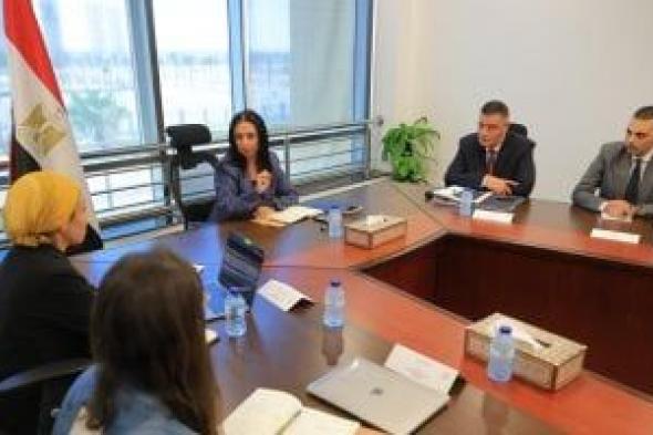 وزيرة التضامن تستعرض الخدمات المقدمة لدور المسنين