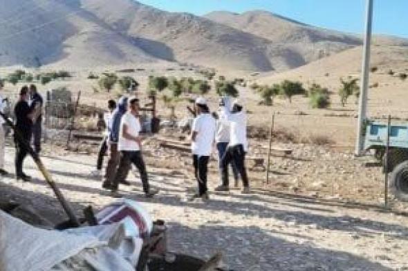 مستوطنون مسلحون يقتحمون قرى جنوب نابلس وقوات الاحتلال تقمع الأهالى