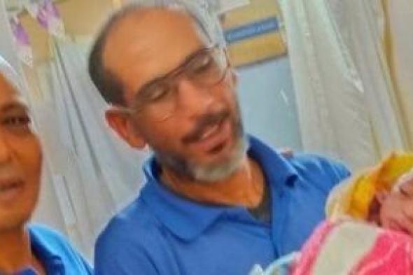مسعف بالإسماعيلة يُجري ولادة ناجحة لسيدة داخل سيارة الإسعاف.. صور