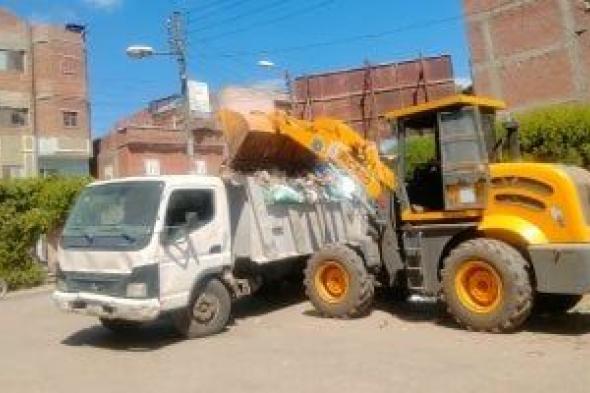 رفع 50 طنا من المخلفات خلال حملات نظافة مكثفة بقرى جهينة فى سوهاج