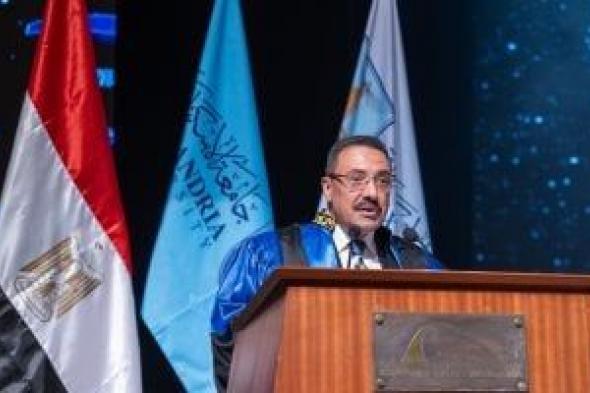 رئيس جامعة الإسكندرية يشهد حفل تخريج دفعة جديدة من الدراسات العليا المهنية