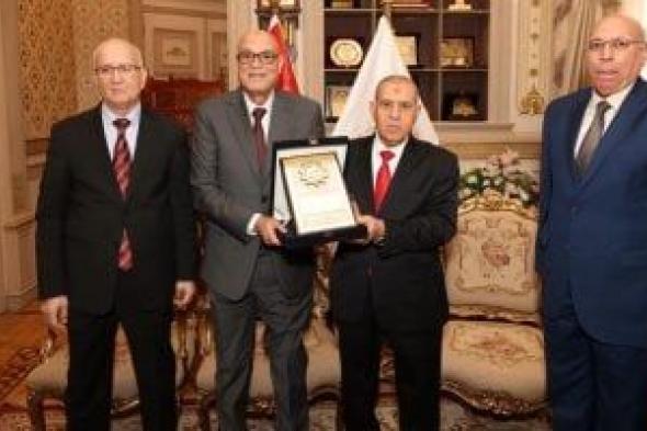 رئيس هيئة قضايا الدولة يهنئ رئيس محكمة النقض ويؤكد دعم التعاون القضائي
