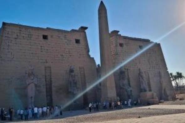 معابد الأقصر تجذب الأفواج السياحية يومياً في الموسم الصيفي بأرض طيبة.. صور