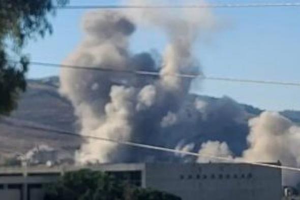 إسرائيل تواصل عدوانها على لبنان.. قصف مدفعى وتفجير منازل بالجنوب.. تحليق للطيران في سماء بيروت والضاحية الجنوبية.. إلقاء 4 قنابل صوتية على بلدة المنصورى.. عون: لن نقبل باستمرار خرق إسرائيل بنود صيغة الإطار